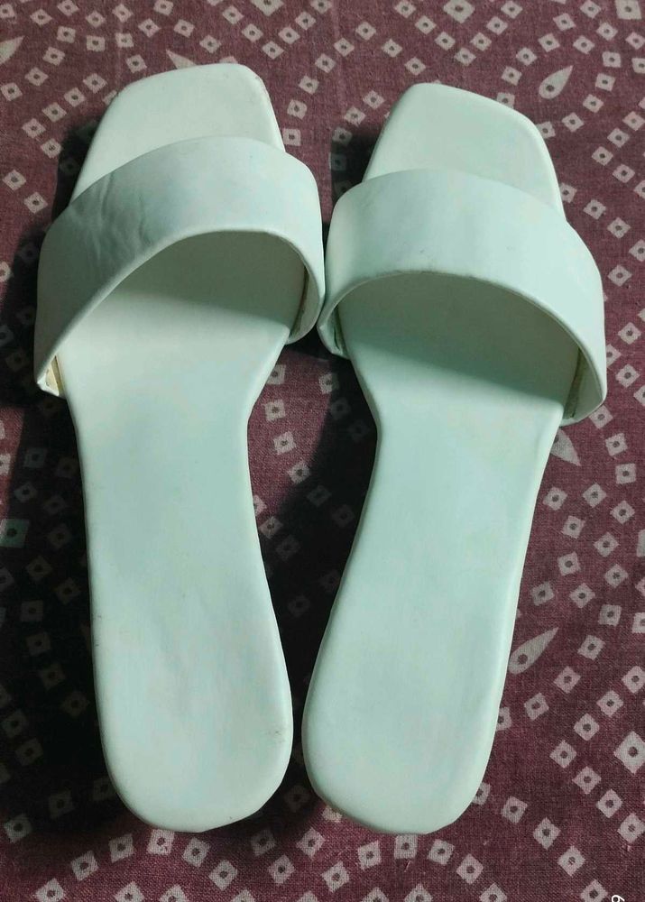 brand new Heels sandal