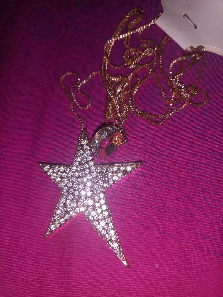 NEVER WORN💫 Star Chain Necklace 💛