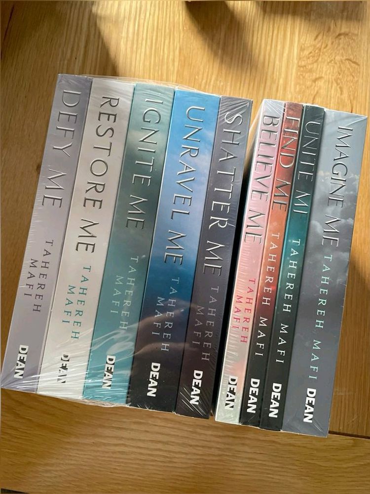 Shatter Me Book Set