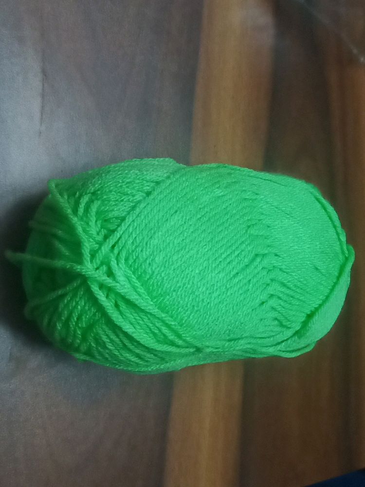 Good Quality Soft Green Yarn (100% Acrylic)