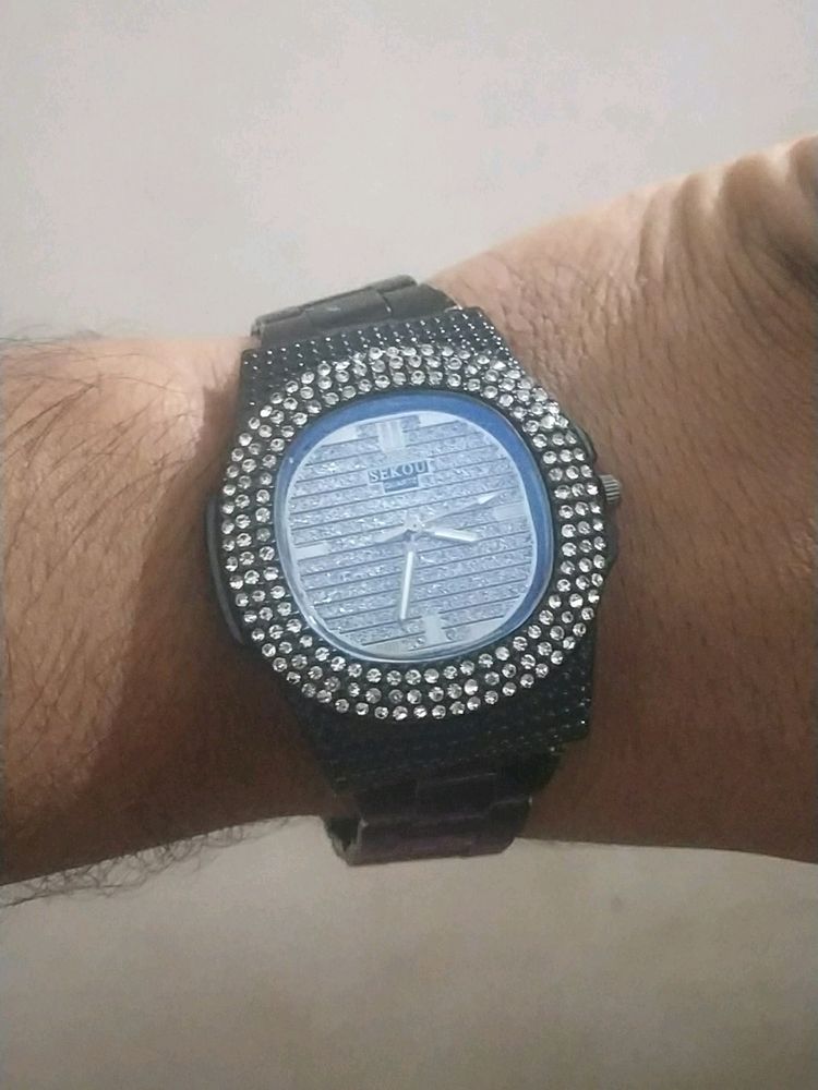 partywear ful black diamond studded Analog watch