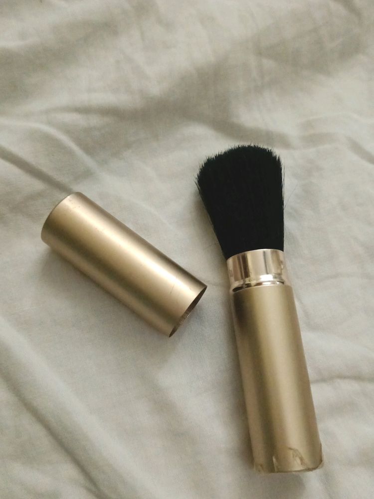 Orignal Oriflame Giordani Gold Powder Brush