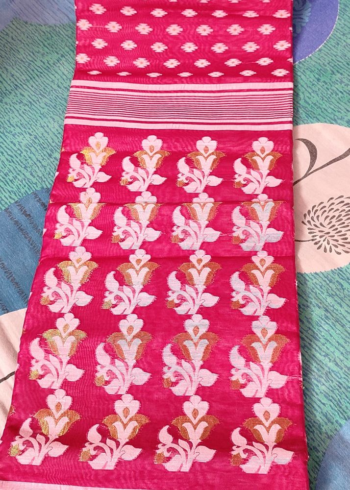 Dhakai Jamdani saree