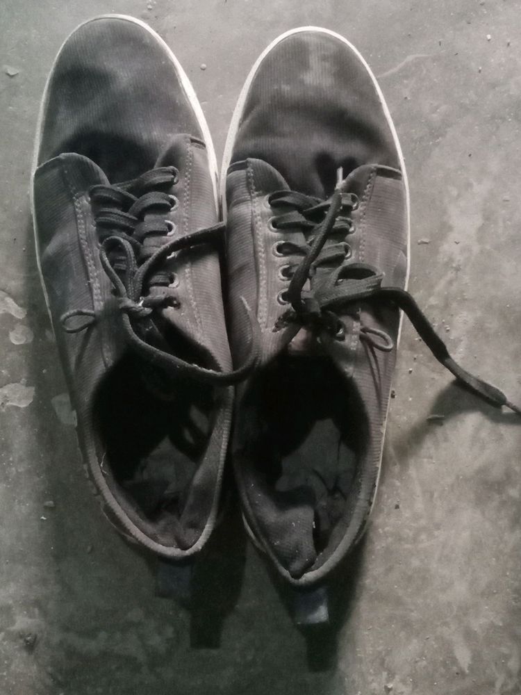 Black Shoes