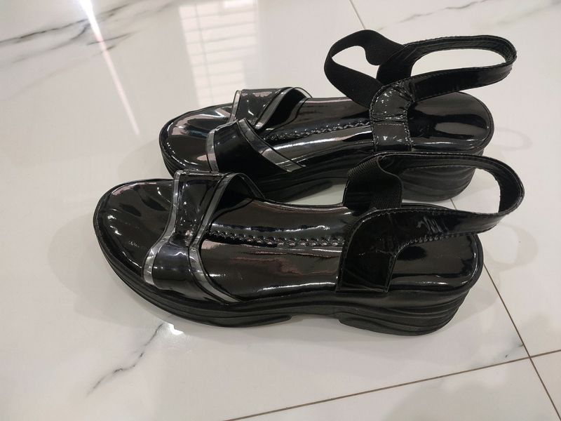 New Wages Sandals Black