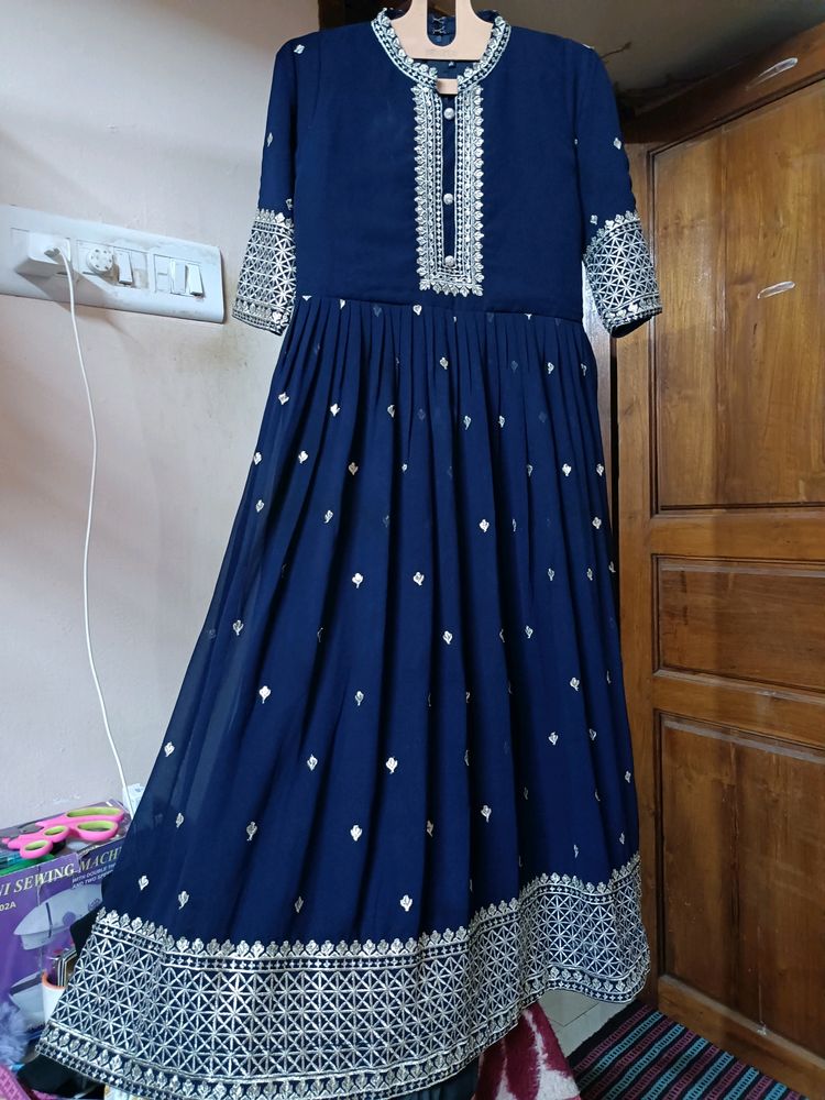 👗 Beautiful Navy Blue Gown 👗