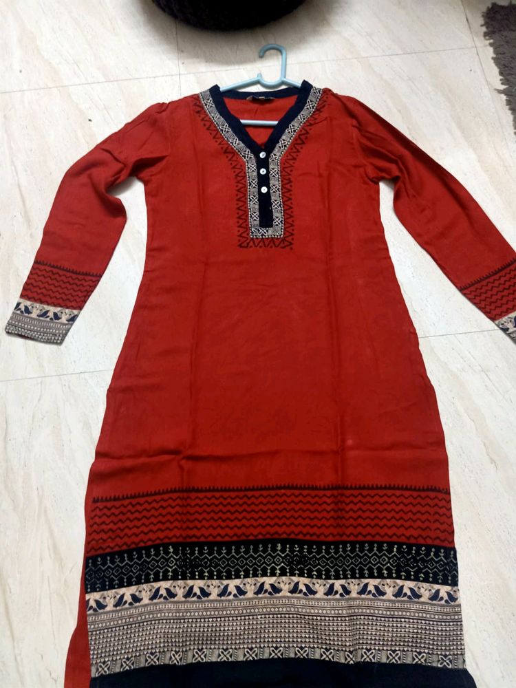 Women's Red Kurti Size -small