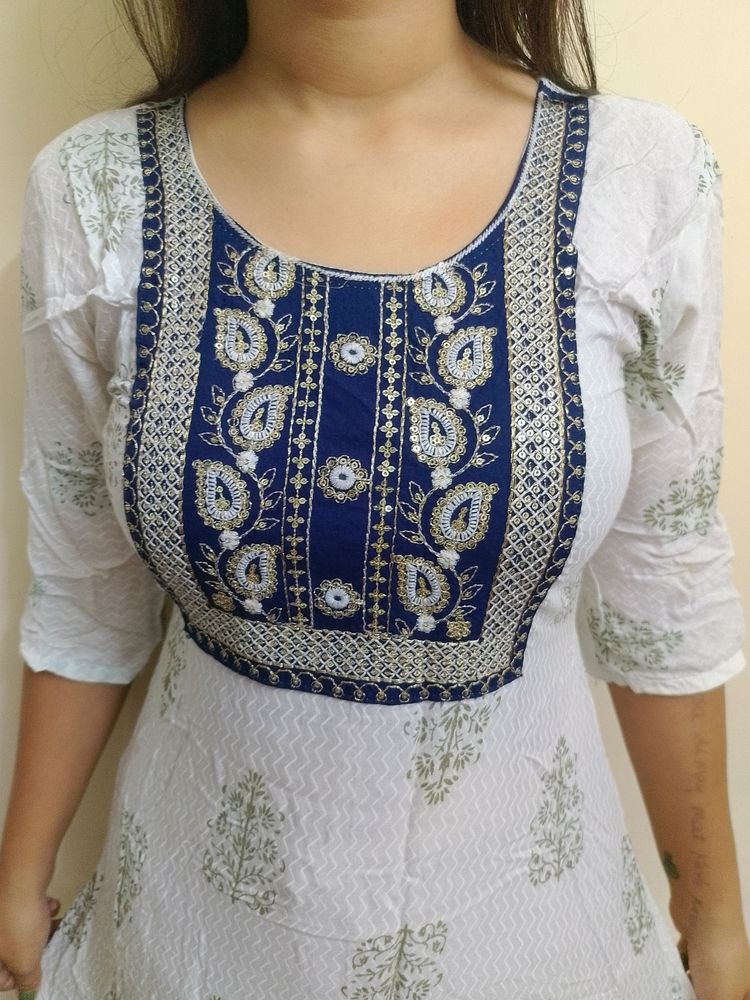 white anarkali kurta