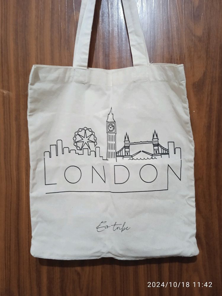 Tote bag