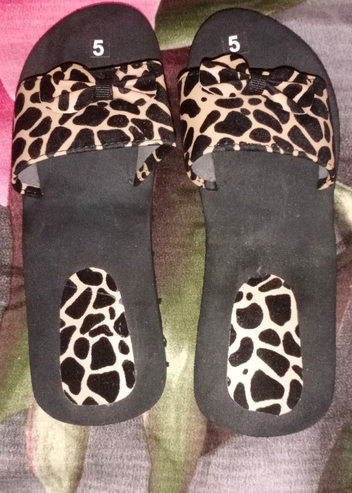 Black Printed Slippers