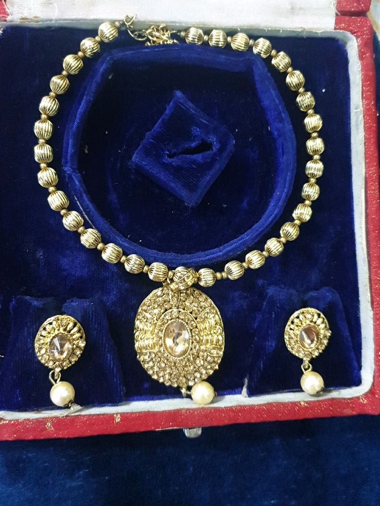 Golden Jewellery Set