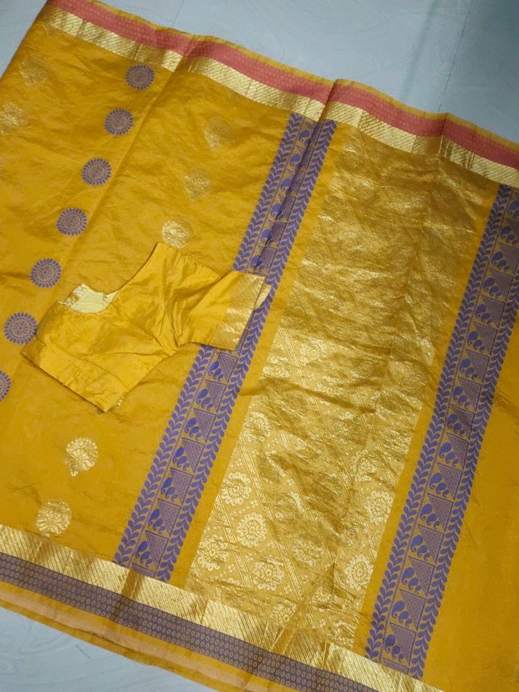 Gold Yellow Beautiful Pattu Saree With Blouse