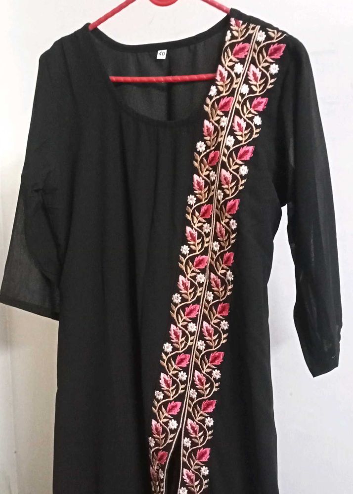 Black Kurta Set With Pink Embroidery & Front Slit