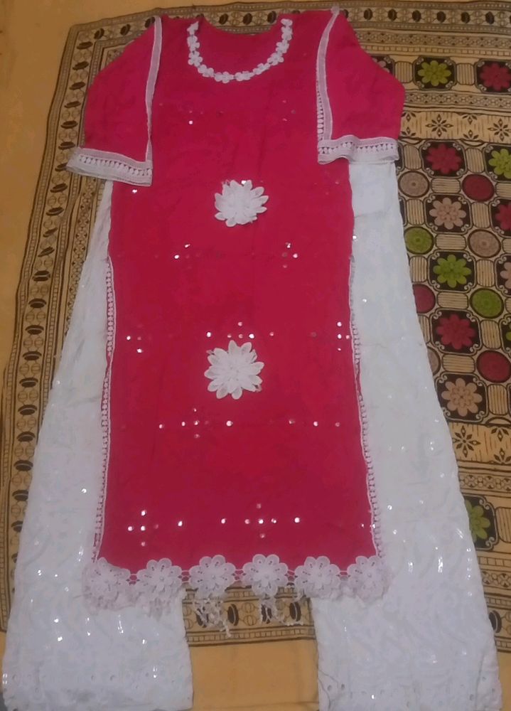 Flower Lace Kurta With Chicken Work Pant