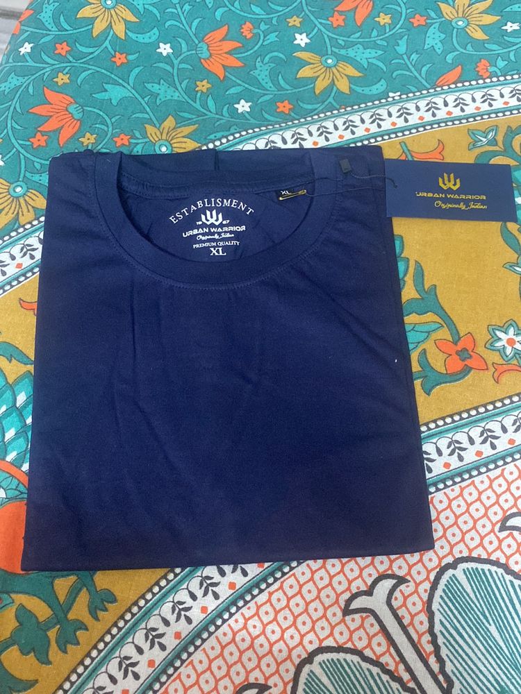 Navy blue Plain Tshirt Size XL