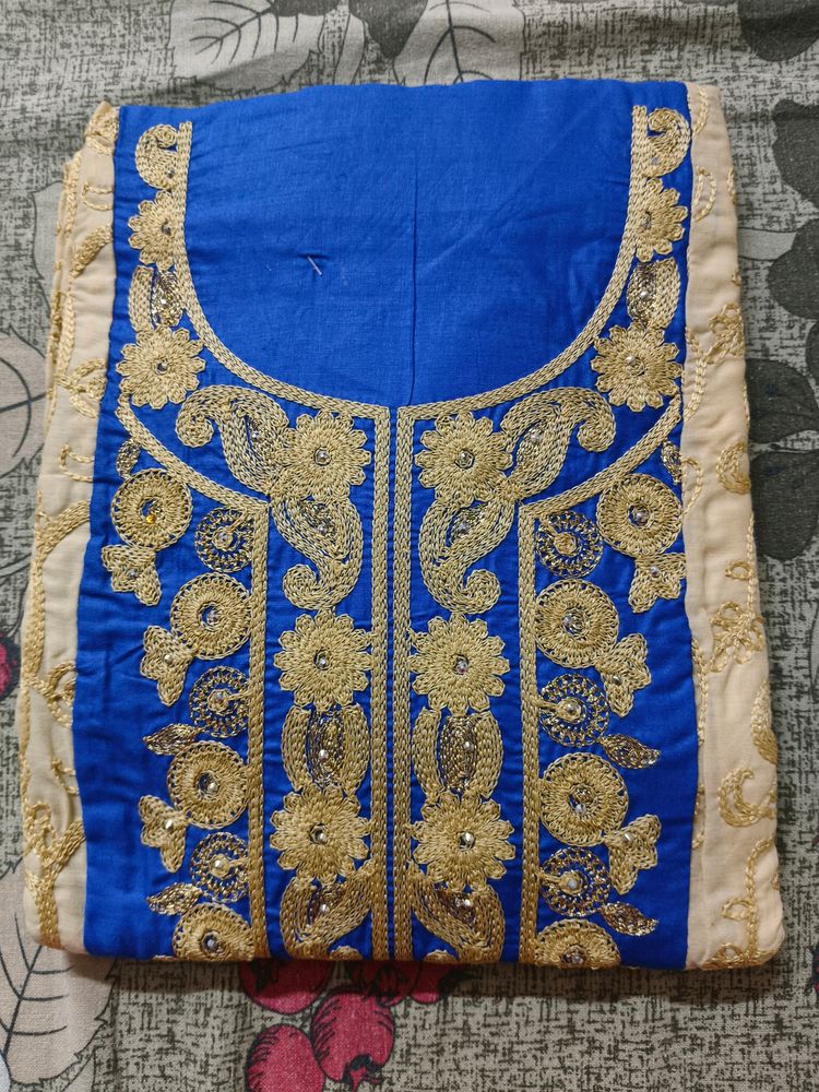 Offer🎉🎉Beautiful Full Embroidered Suit