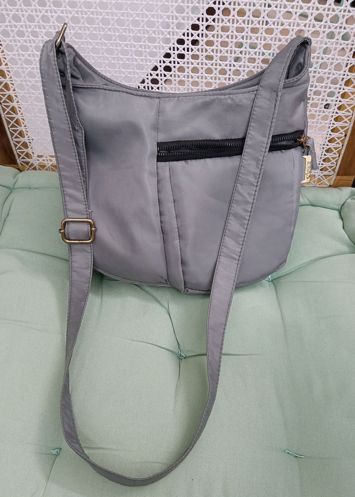 Sling Bag Very Good Condition Water Proof