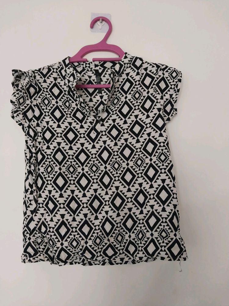 Here & Now Black And White Top