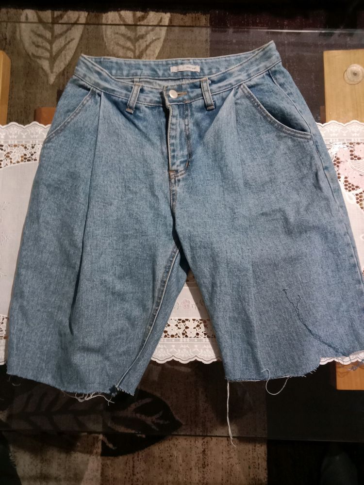 SALEEE !!! PINTEREST SHORT JEANS