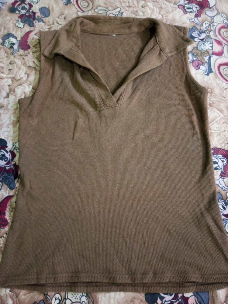 Collar Sleeveless Top