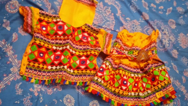 Rajasthani small baby lahenga  choli its a new kne