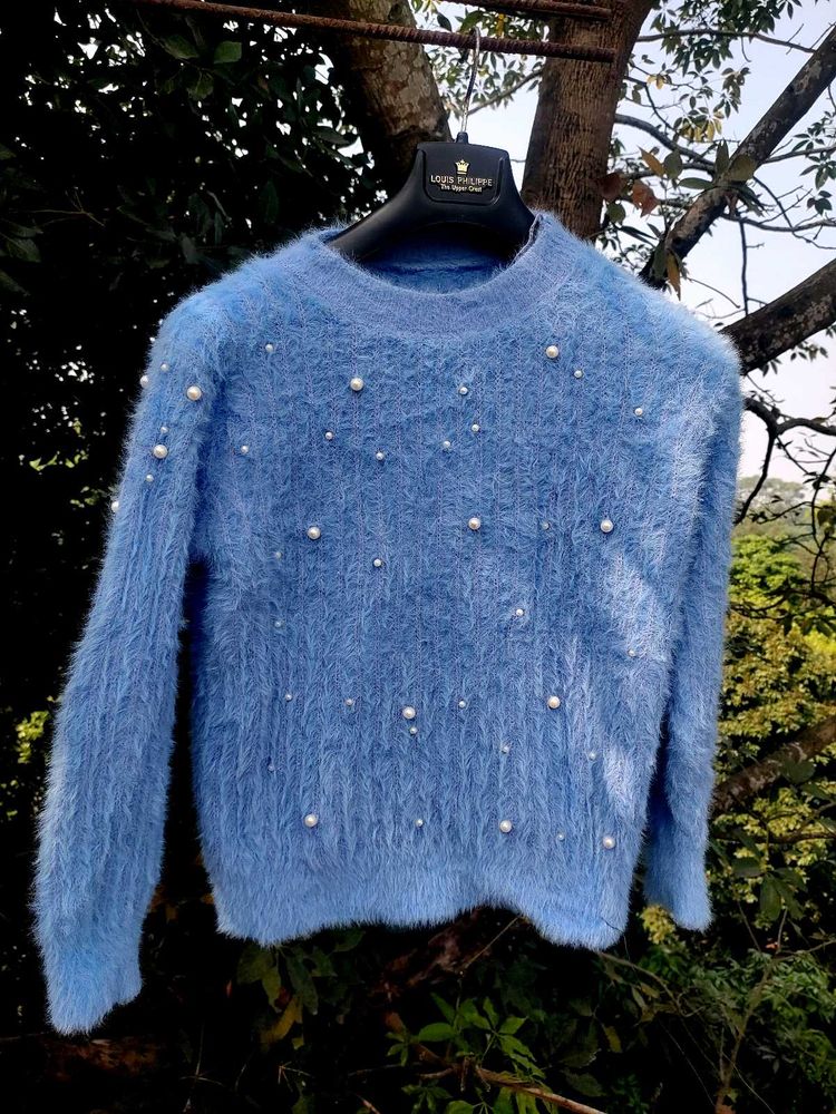 Sweater Top  With Bubbles