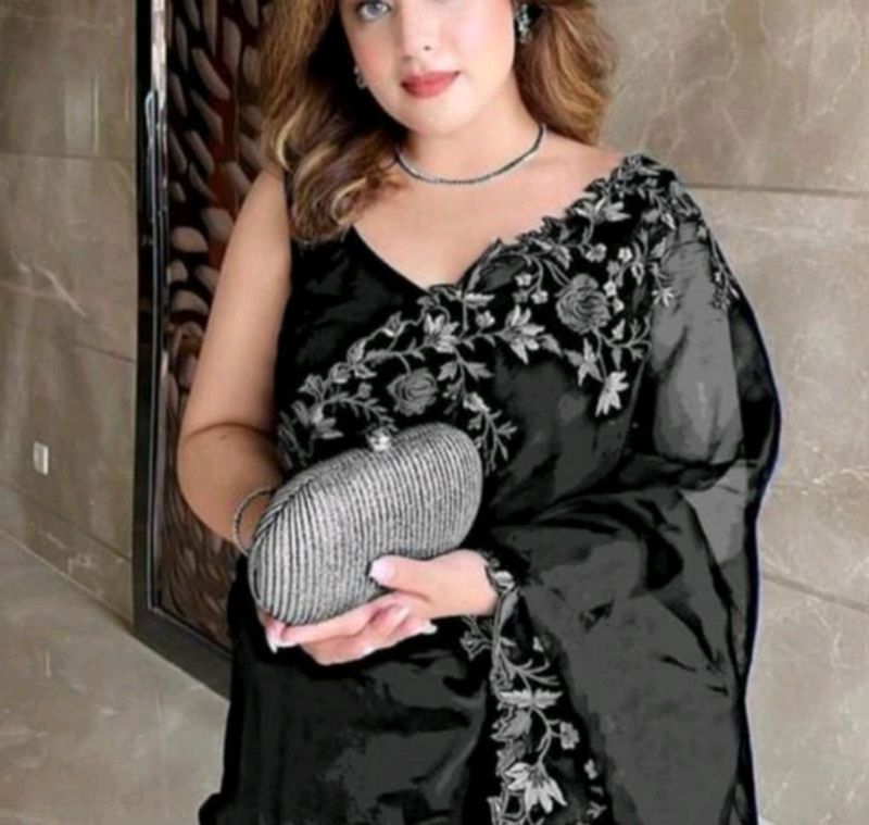 Beautiful Black Saree With Blouse Piece..