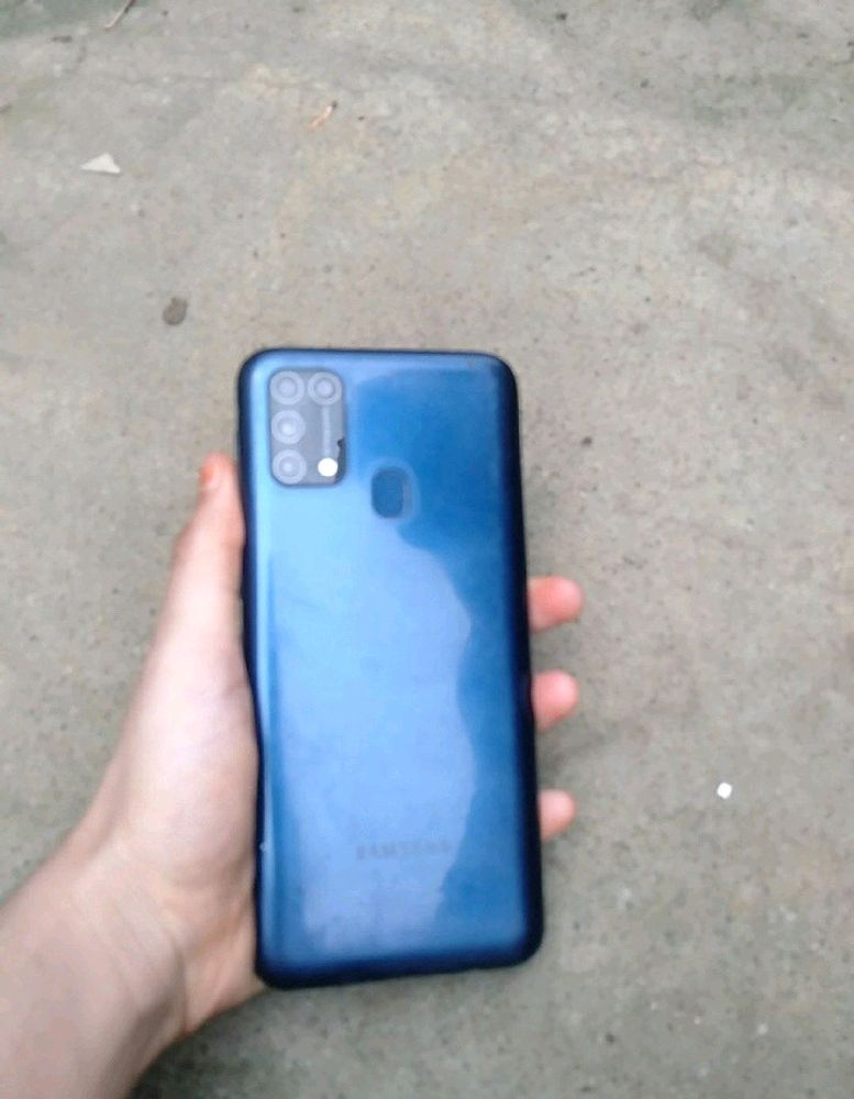 Samsung M 20