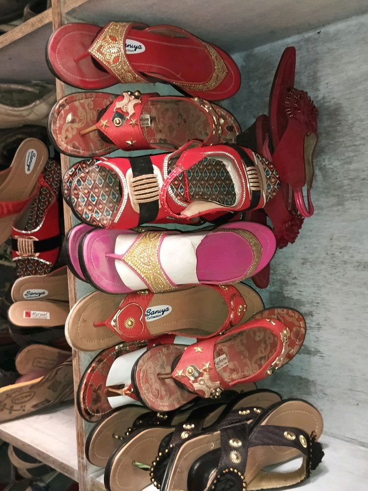 Ladies Sandals Size 6-9...