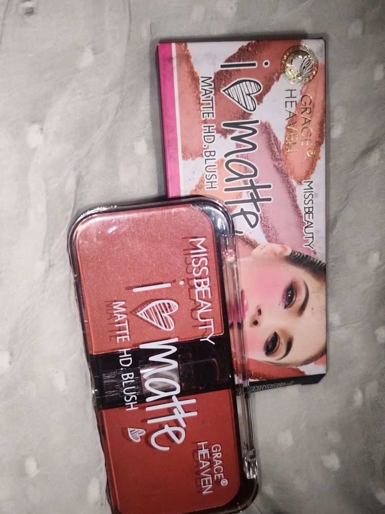 Blusher. Eyebrow Kit