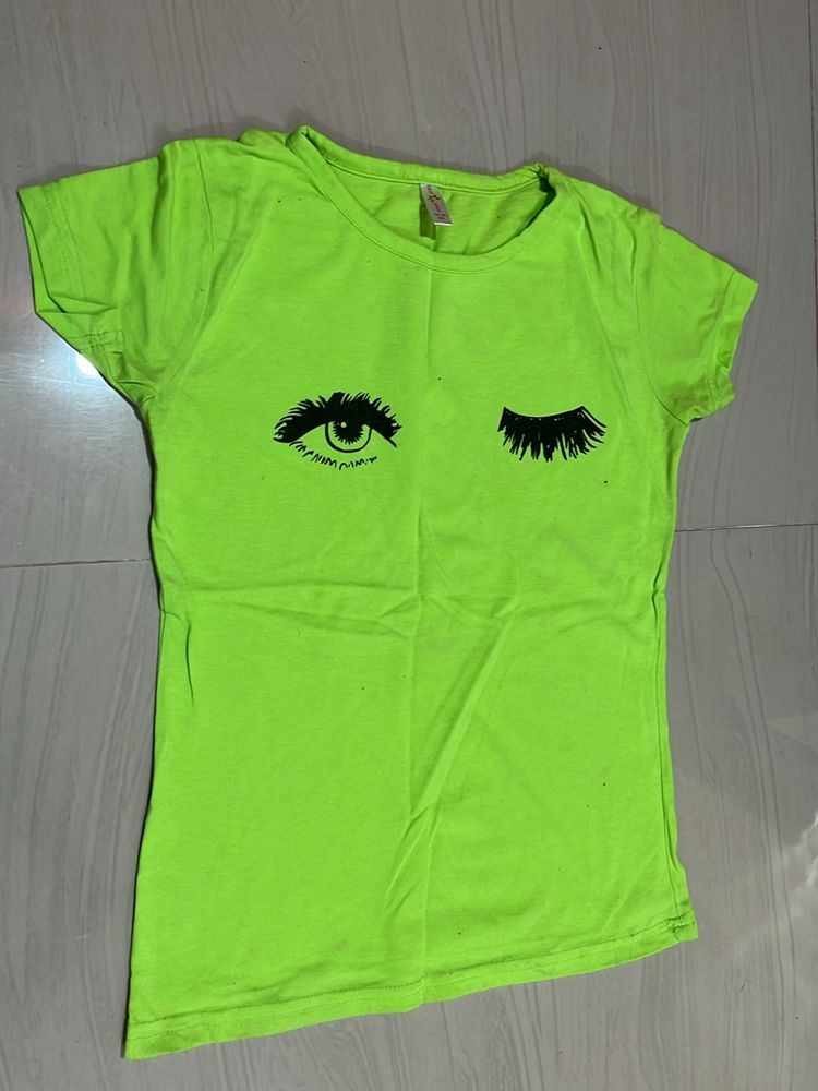 Neon Green Eyes T Shirt 14-16 Yrs