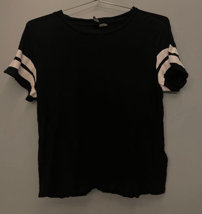 H&M Tshirt With White Borders- Stretchable Fabric