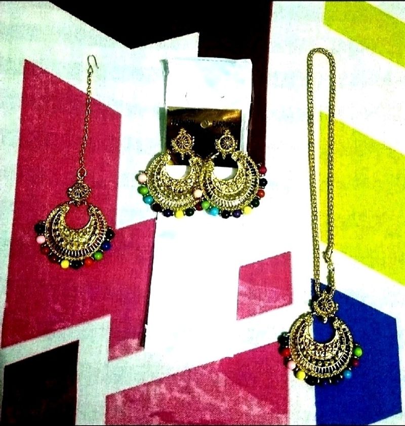 IT IS WOMEN'S NEW GOLD JEWELLRY SET.....