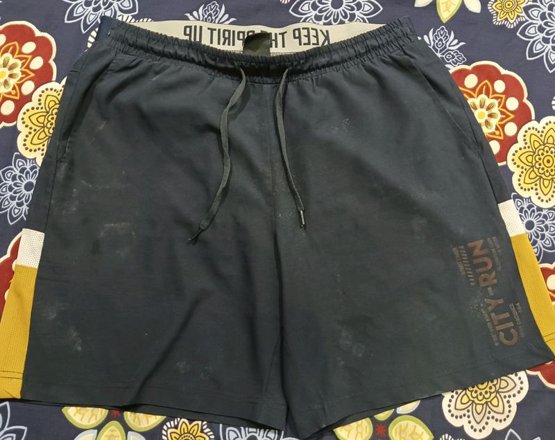 Max Shorts With Excellent Condition