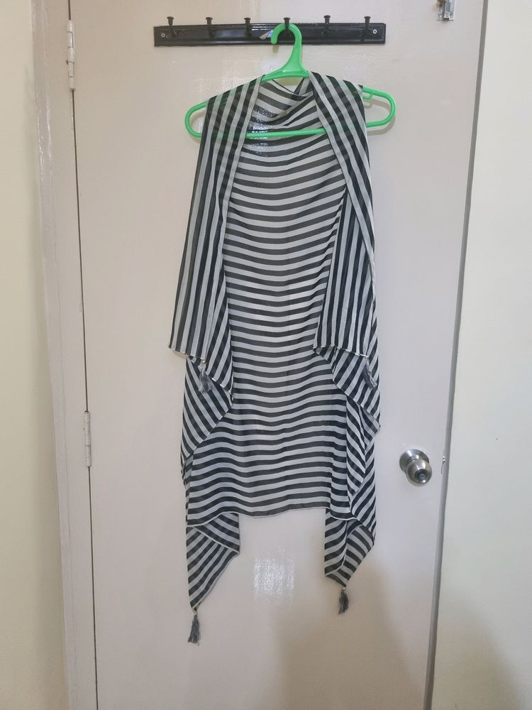 Price Drop! White & Black Striped Geogrette Shrug