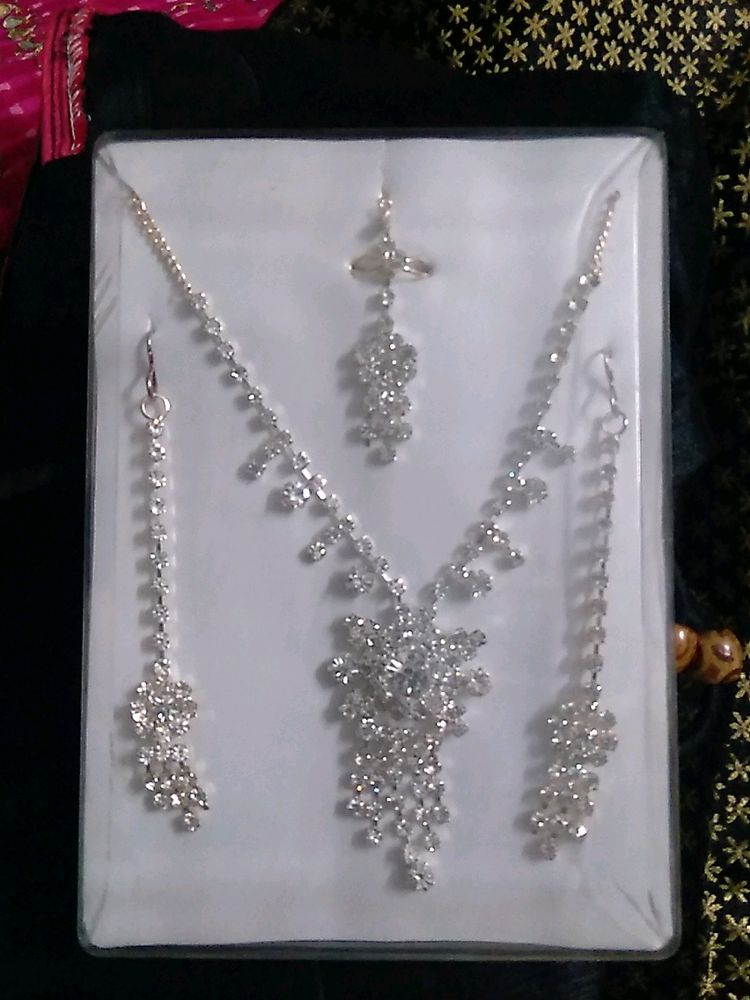 Beautiful Artificial Necklace Set With Mang Tika And Ring