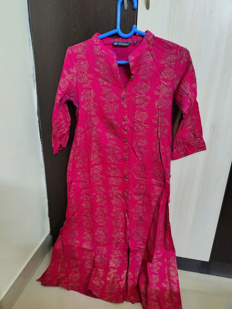 Avaasa Pinki Kurta With Gold Foiling