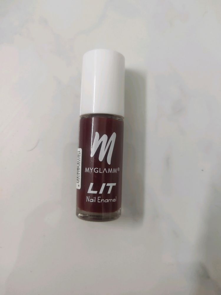 MYGLAMM LIT NAIL ENAMEL SHADE 29 NO FRONTIN