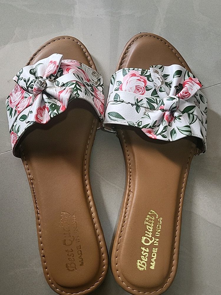 Flats For Girls/women