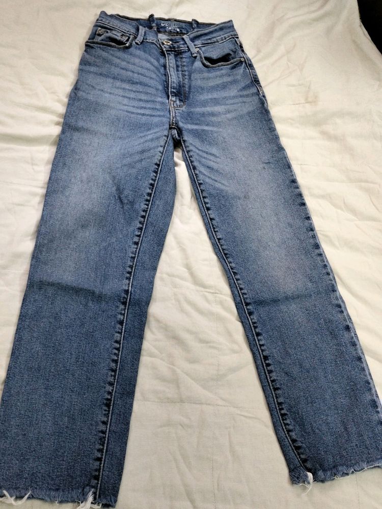 Jeans(Levi's, Denizen)(28)(Straight Fit)(Tucks Can