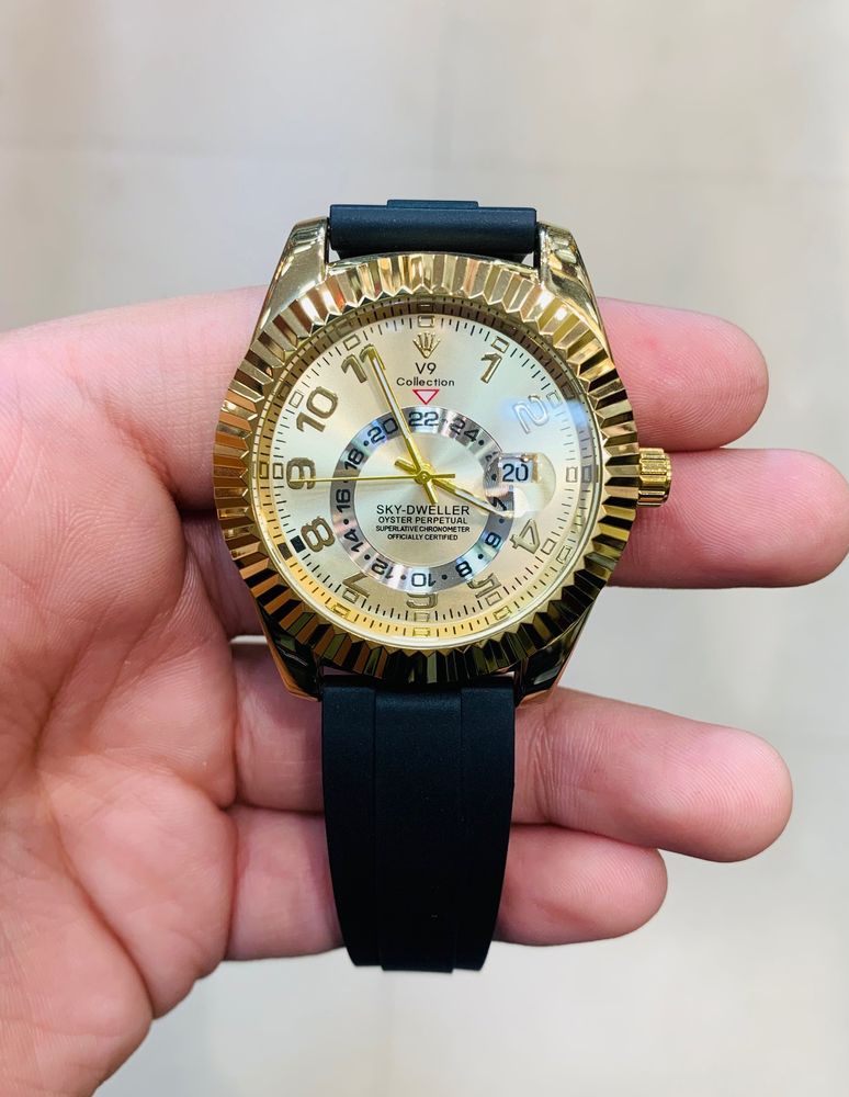 Premium Golden Wrist Watch 👑