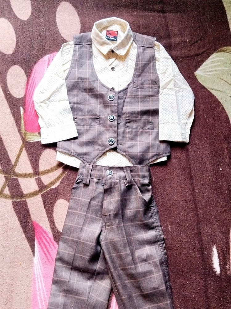 Boys 3piece Suit