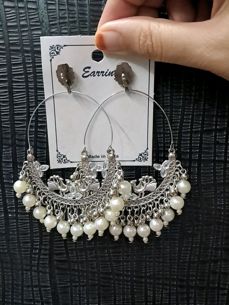 NEW EARRINGS WITH WhITE PEARL