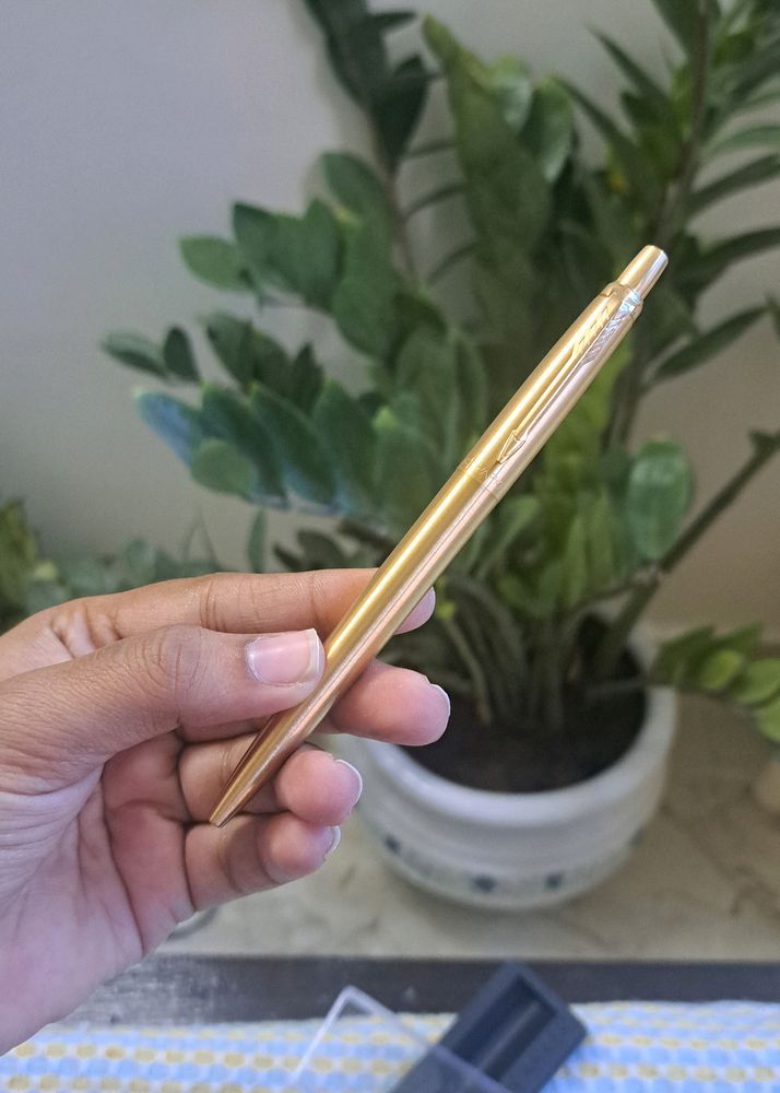 Gold Parker Click Pen