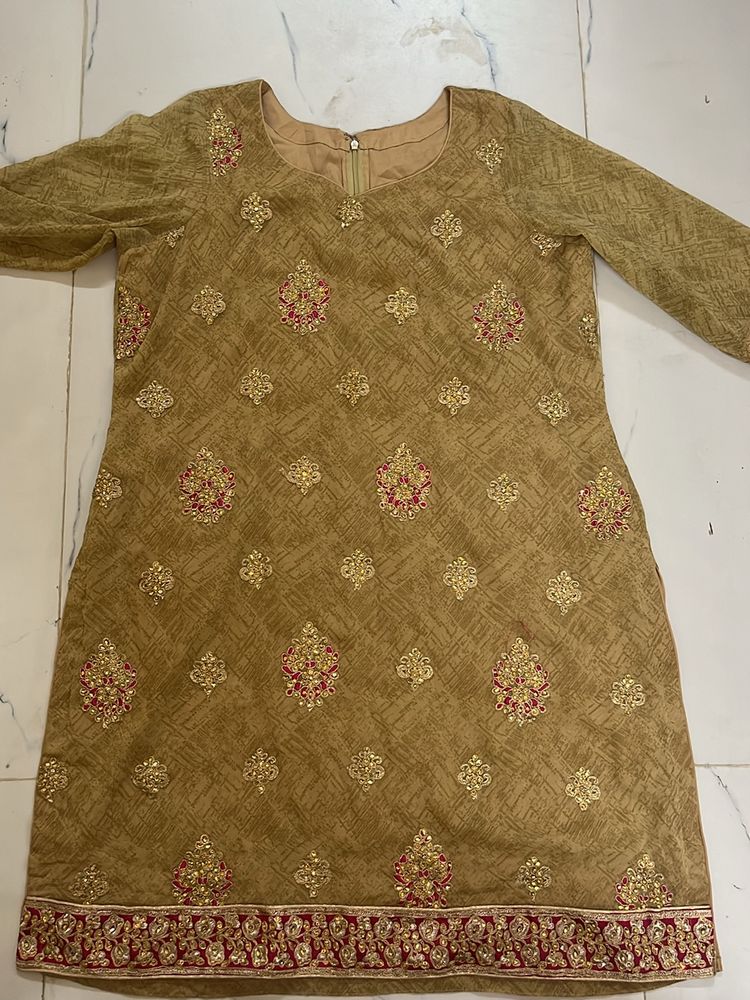 Pakistani Suit With Very Heavy Duppata