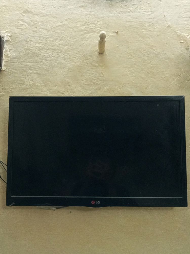 LCD TV (LG) , 24inches with remote