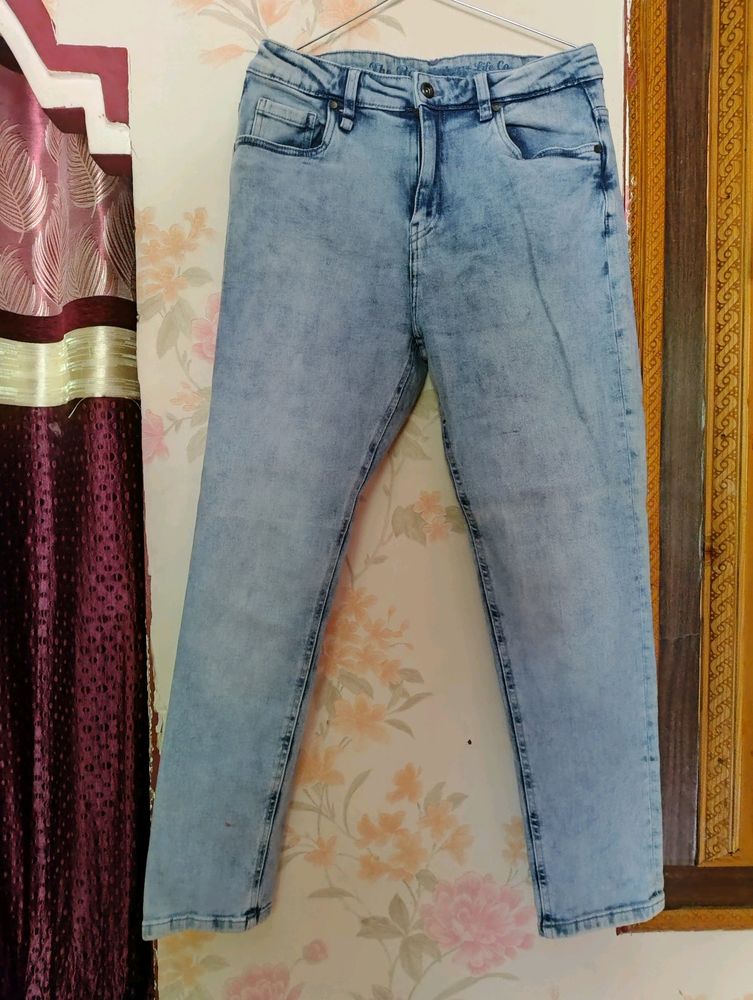 Women Slim Fit Mid Rise Light Blue Jeans