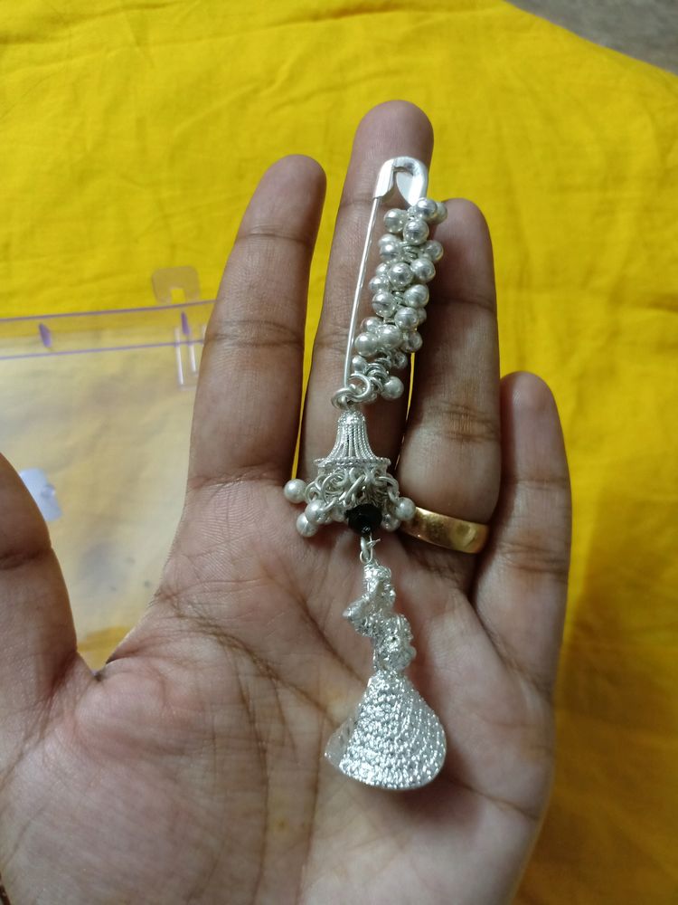 Broach Or Saree Pin