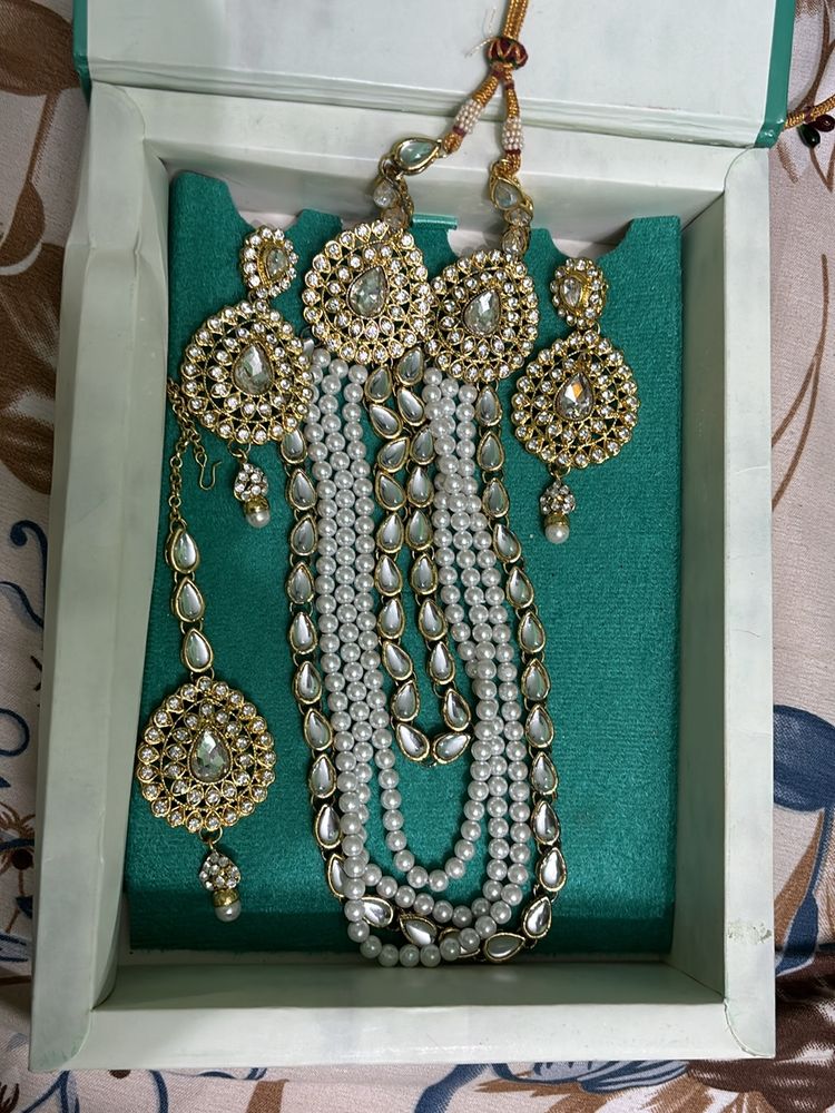 Long Jewellery Set With Moti