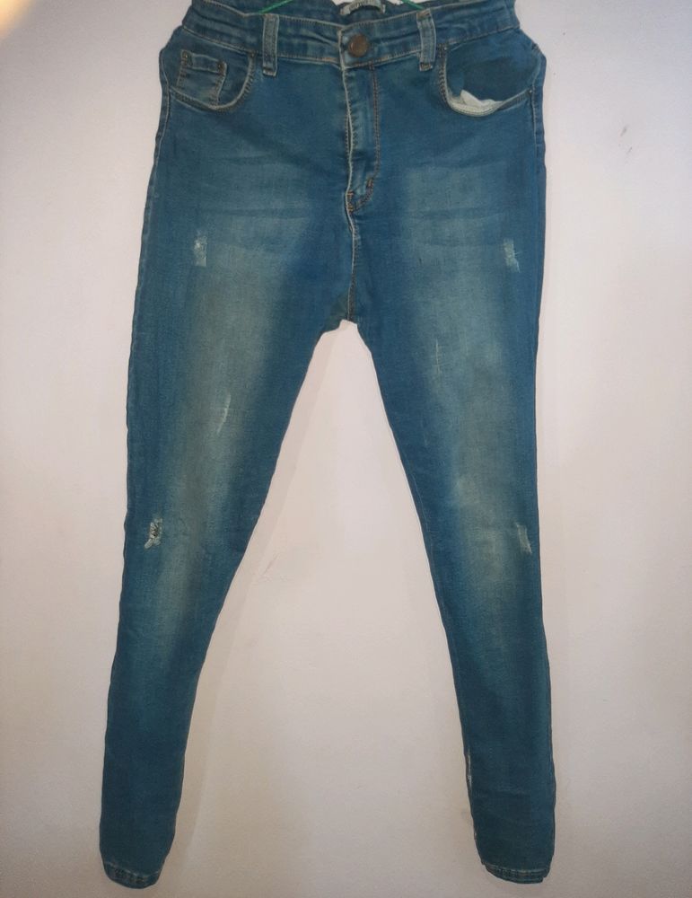 Blue skinny jeans